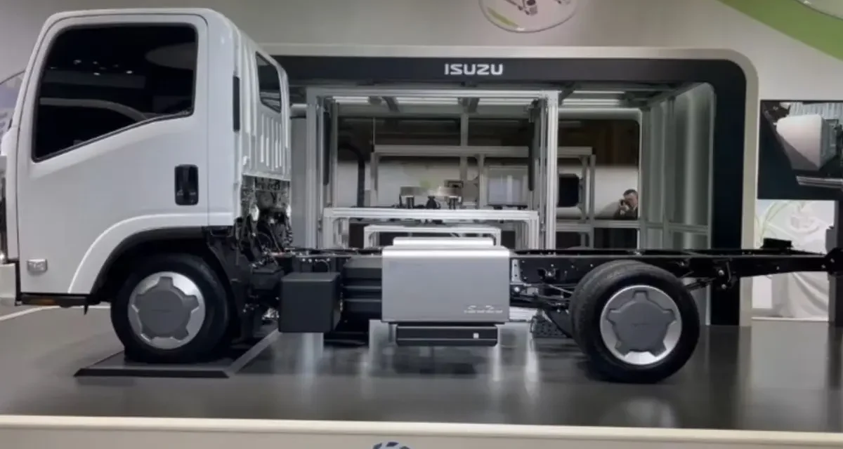 Isuzu Siapkan Kejutan Di GIICOMVEC 2026, Ini Dia Mobil Niaga