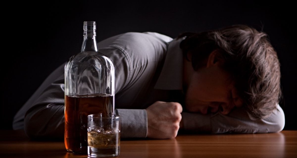 Kecanduan Alkohol Di Kalangan Remaja, Yuk Kita Bahas Di Sini