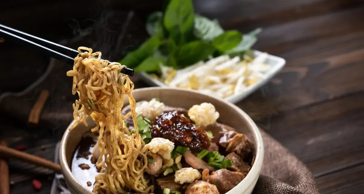 Mie Ayam Jogja Hidangan Sangat Lezat Ikonik Dari Kota Gudeg