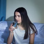 Manfaat Minum Air Putih Di Malam Hari Ternyata Sangat Bagus!