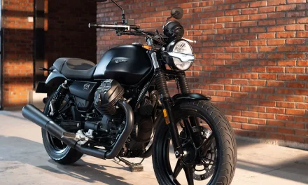 Moto Guzzi V7 Stone, Bergaya Retro Dengan Performa Tinggi