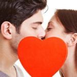 Manfaat Ciuman Bibir Akan Memunculkan Rasa Bahagia Loh!